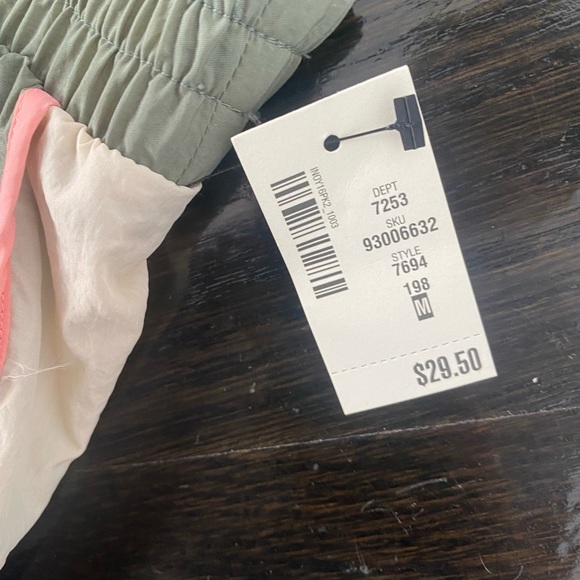 AERO NWT Army Green and Pink Windbreaker zip up and shorts athletic set - Picture 7 of 7